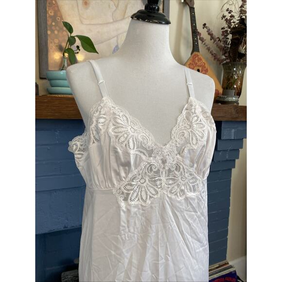 Vintage SHADOWLINE Full Figure Cream Lace Edge Slip Dress Sz 42 XL Retro Midi A - Picture 3 of 10